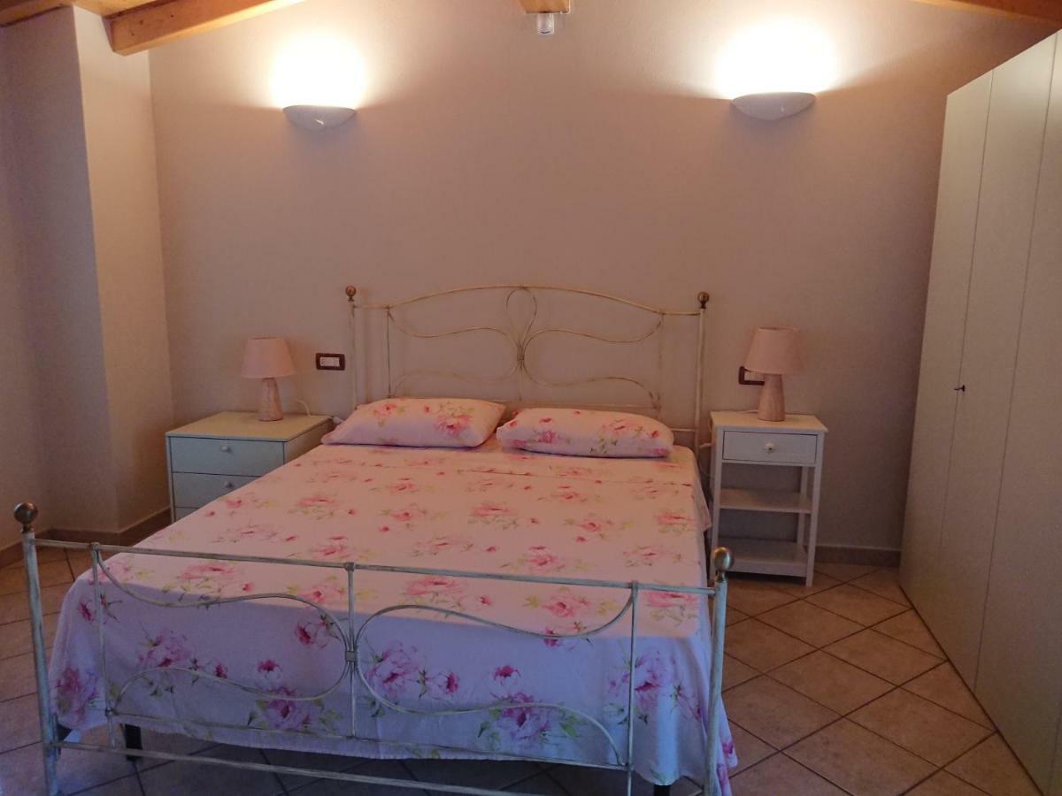 Ferienwohnung Il Carpino Bianco Bilocale Puegnago sul Garda Exterior foto
